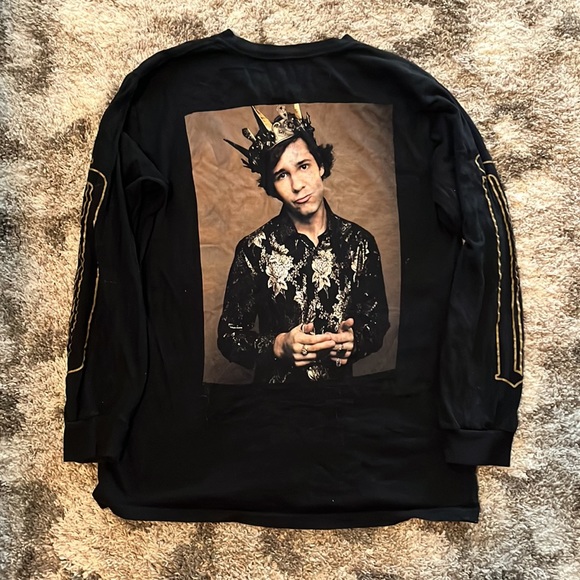 David Dobrik Bundle (2 Long Sleeves & 1 Crew Neck included) - Picture 5 of 6